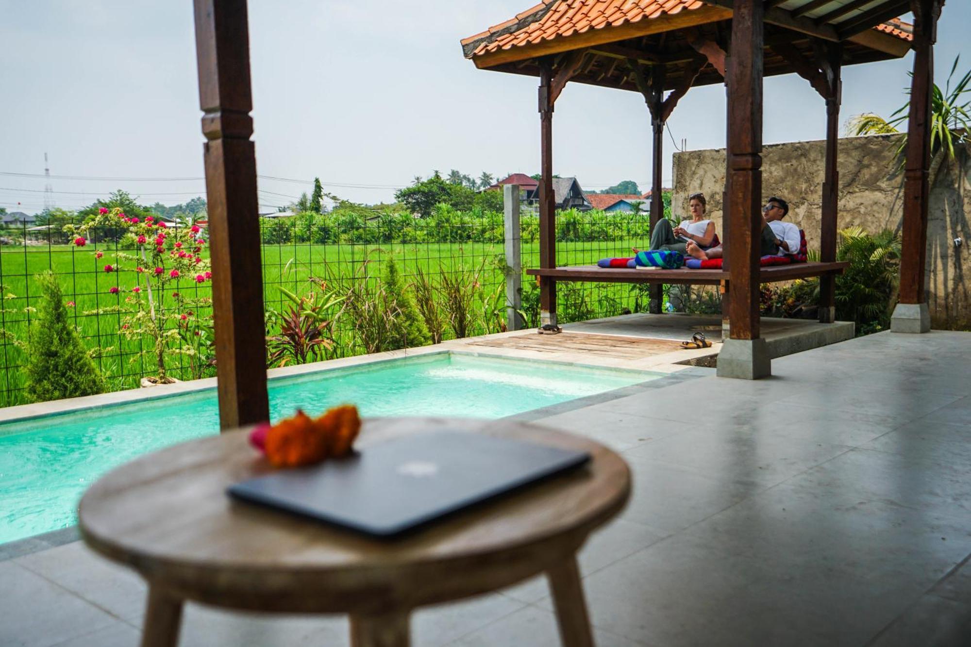 Villa Rumah Tengah Sawah *