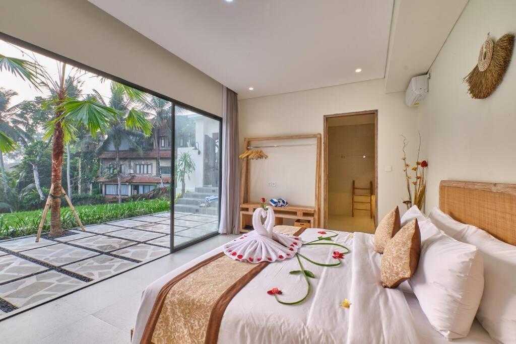 Newly! 3bdr Modern Close To Center Villa *