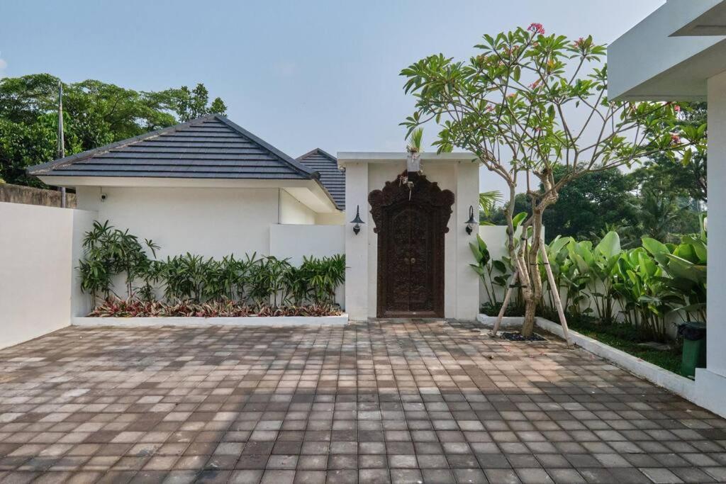 Newly! 3bdr Modern Close To Center *