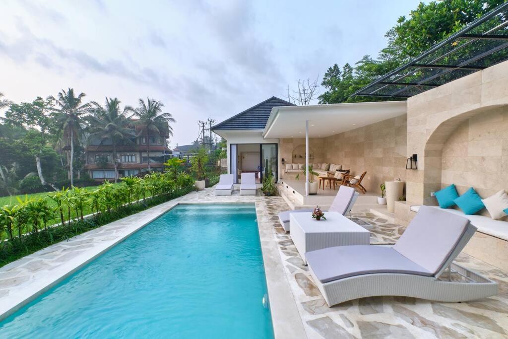 Newly! 3bdr Modern Close To Center Villa *