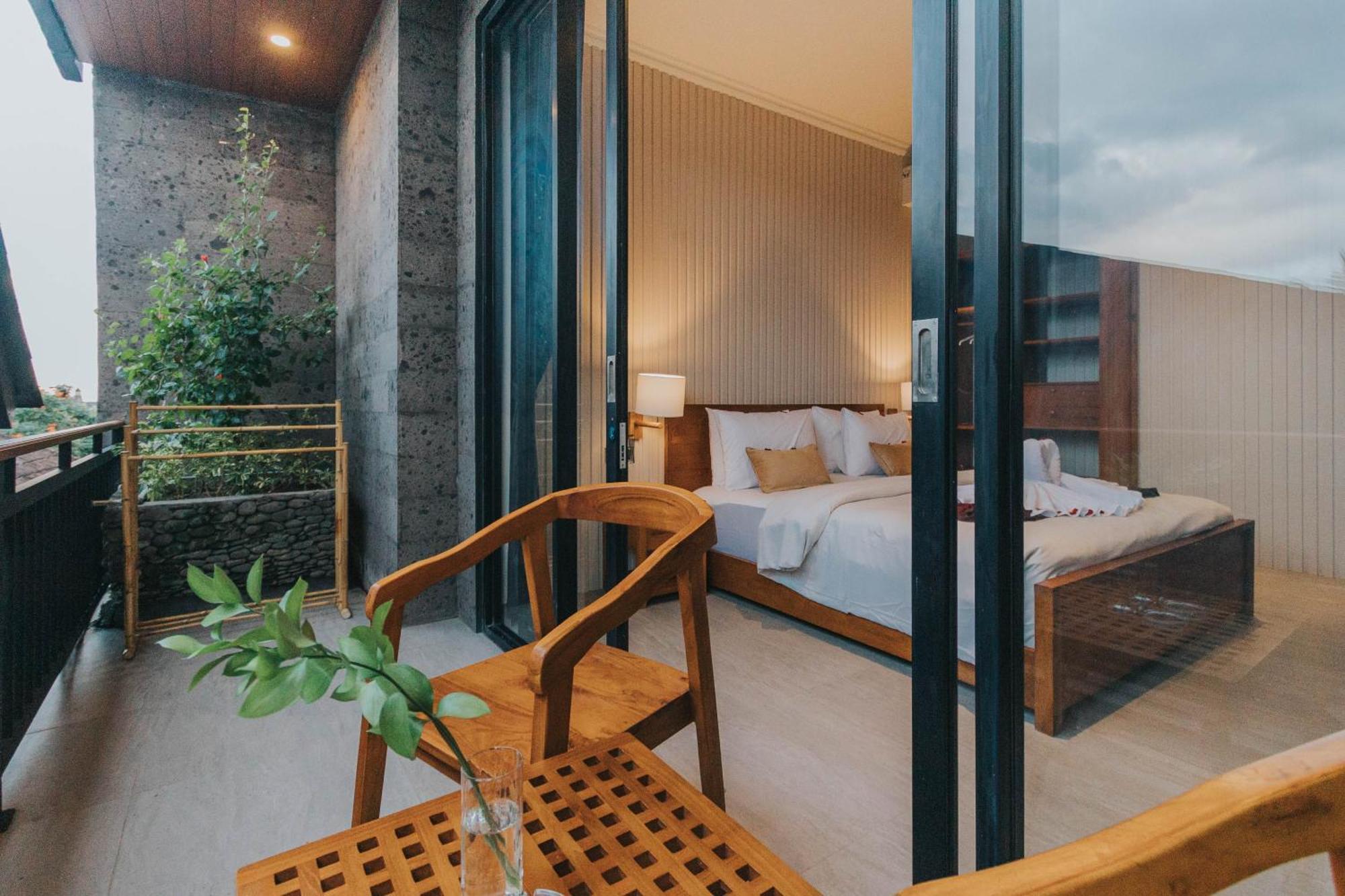 Tubobi House *