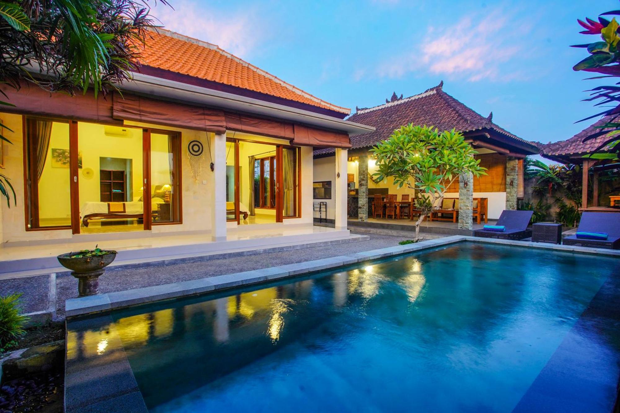 Puri Arta Villa *