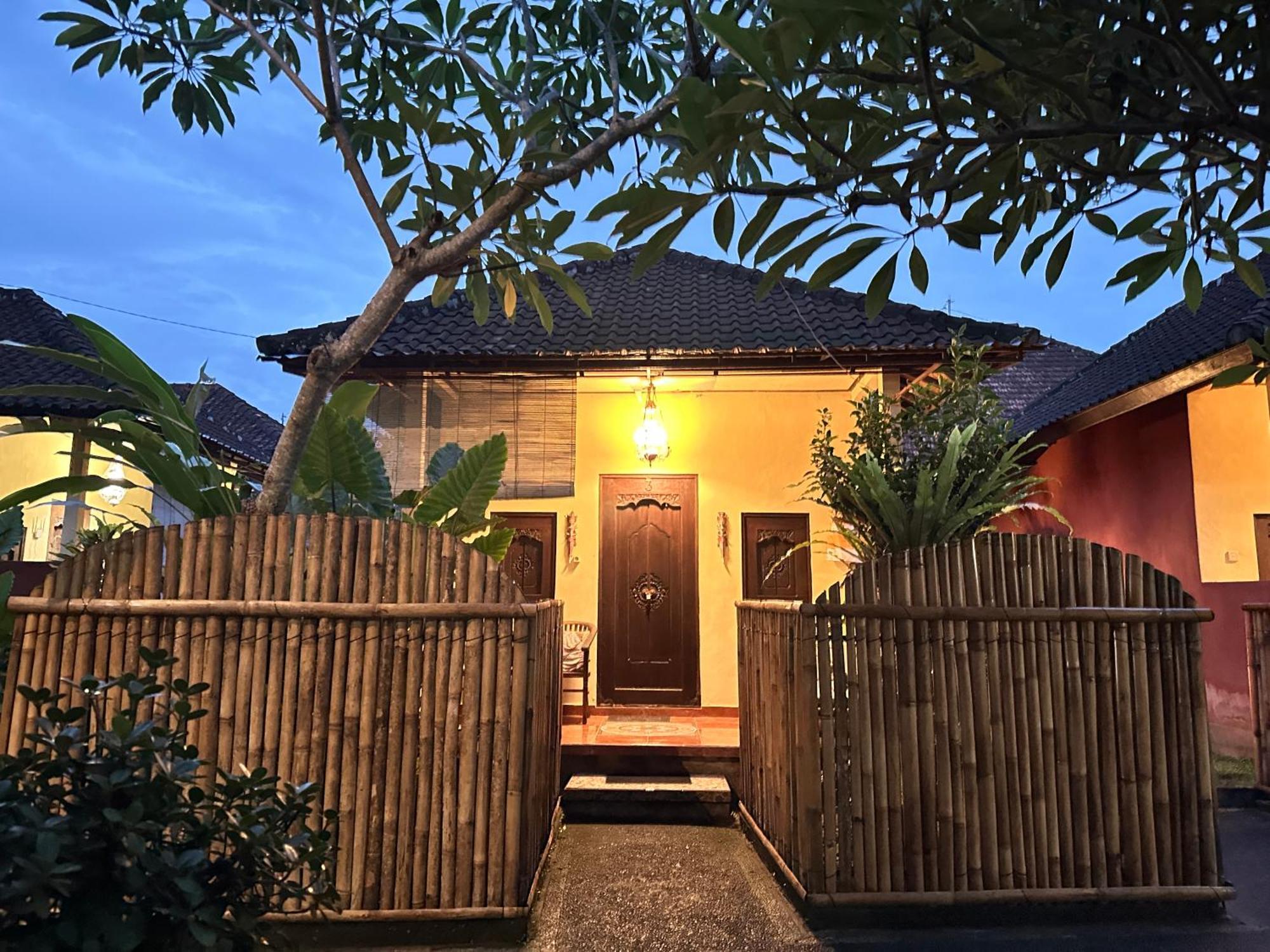 Ayye Homestay *