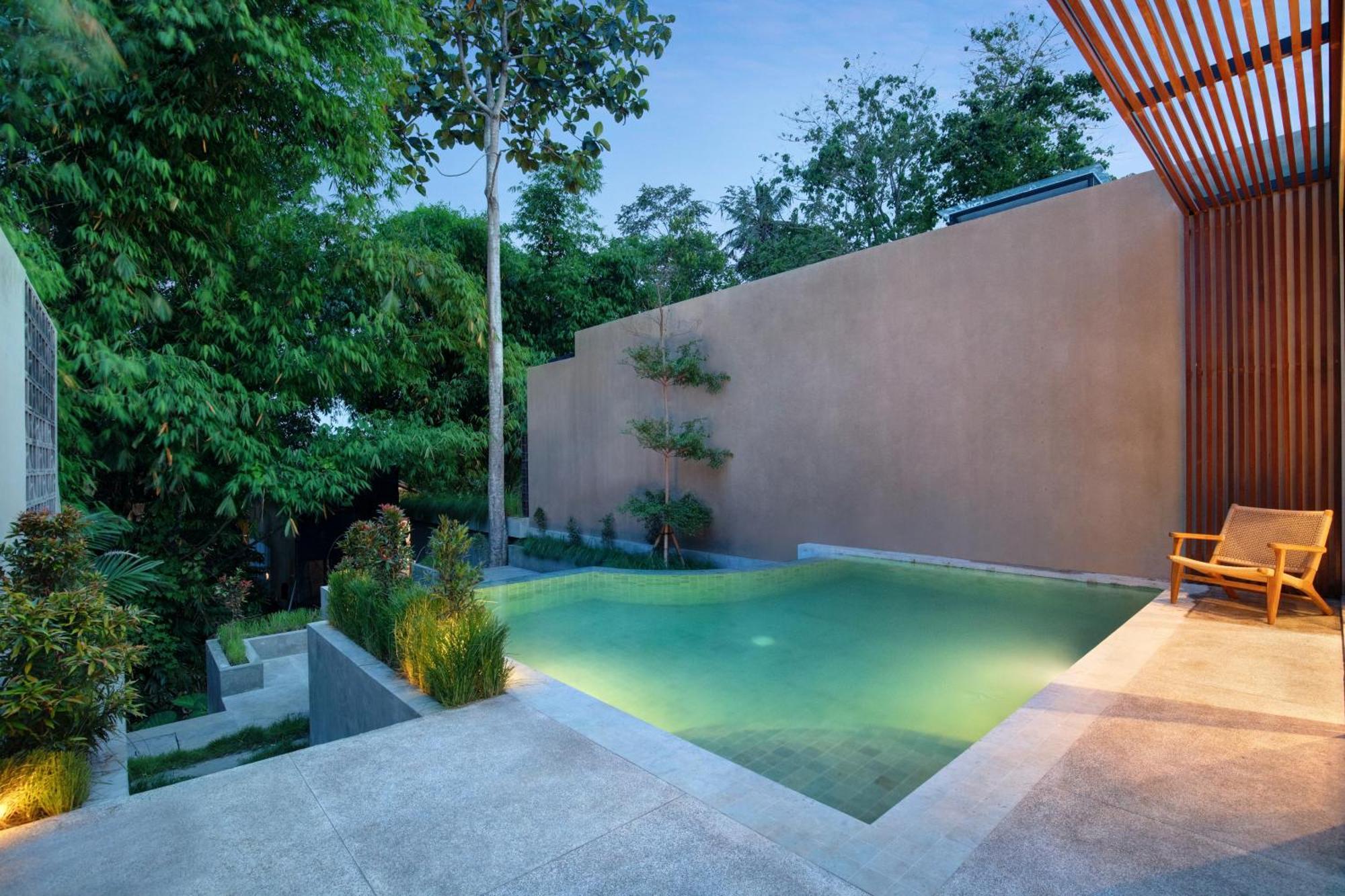 Garden By Breig Villa *