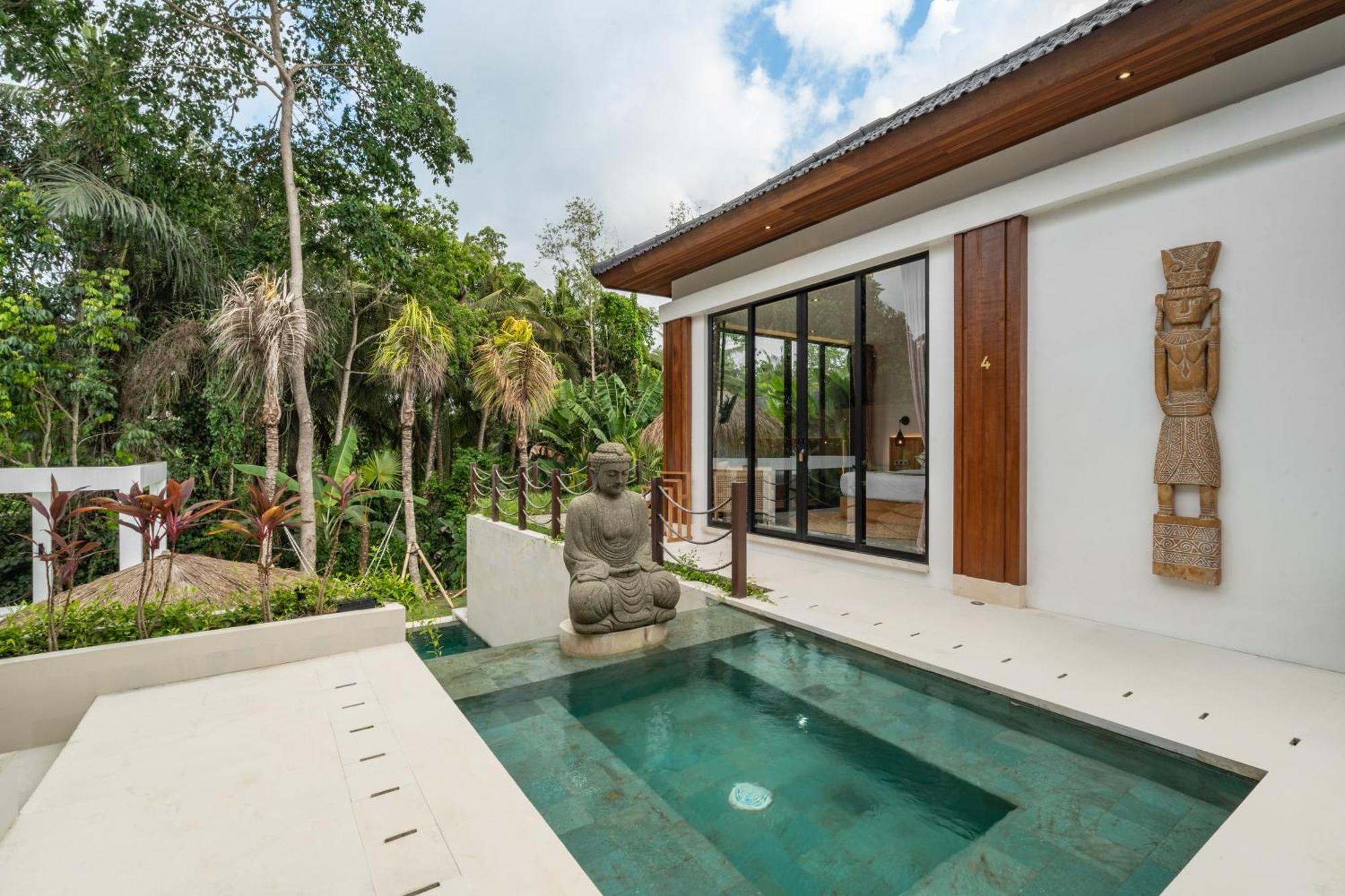 Villa Calvina By Balisuperhost
