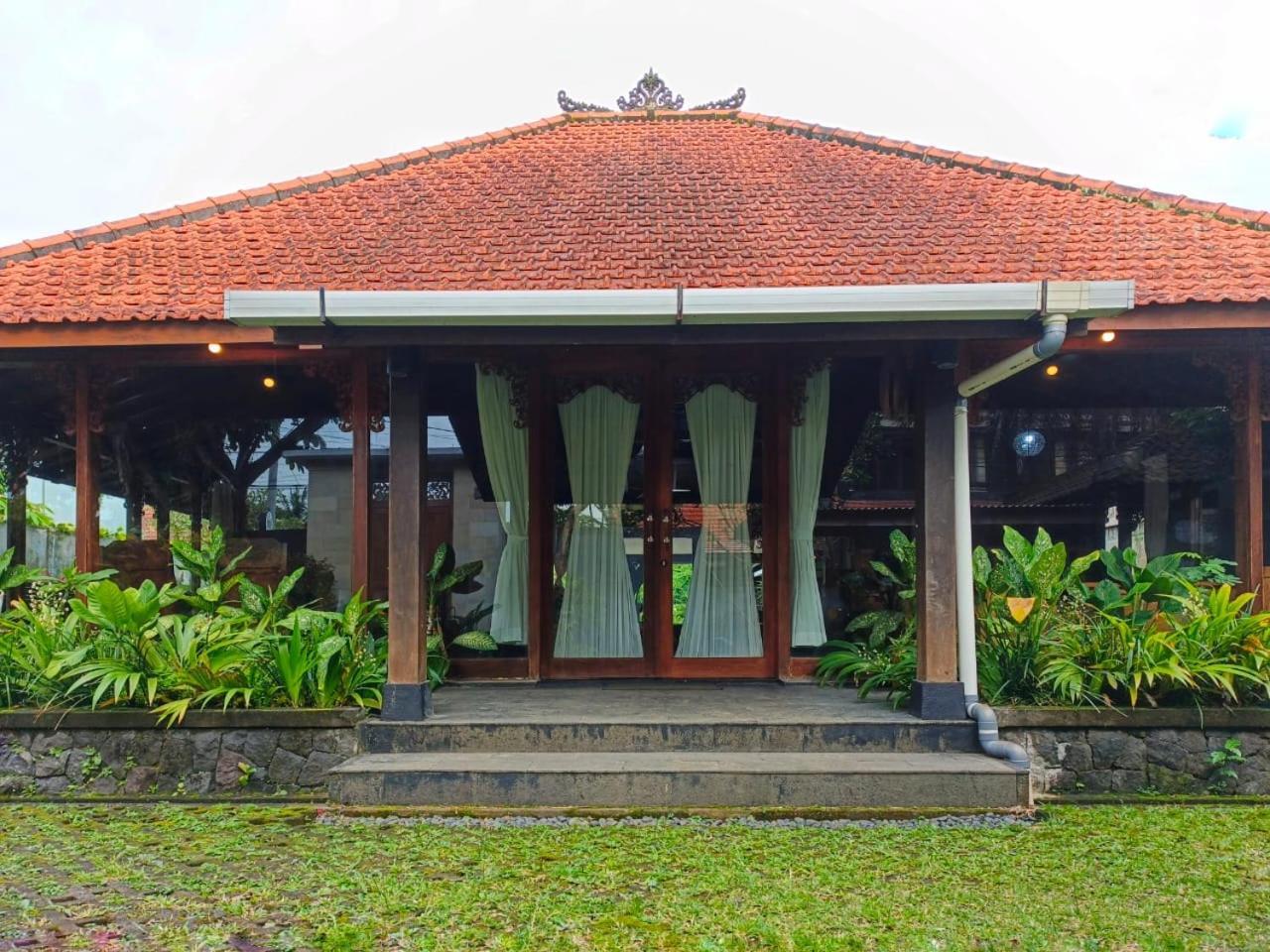 Villa Malathi Traditional Joglo House With Pool View *