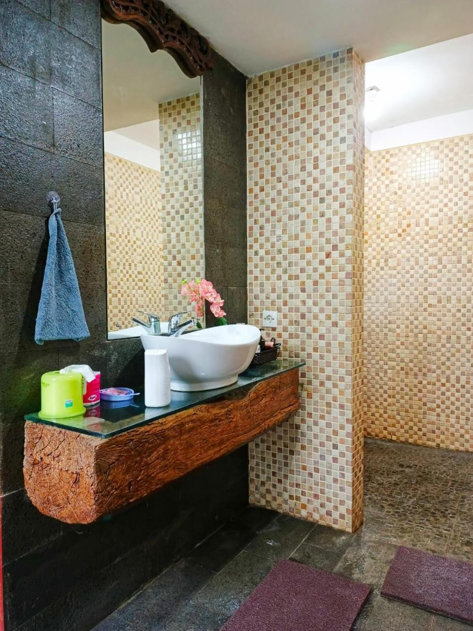 Malathi Traditional Joglo House With Pool View Villa