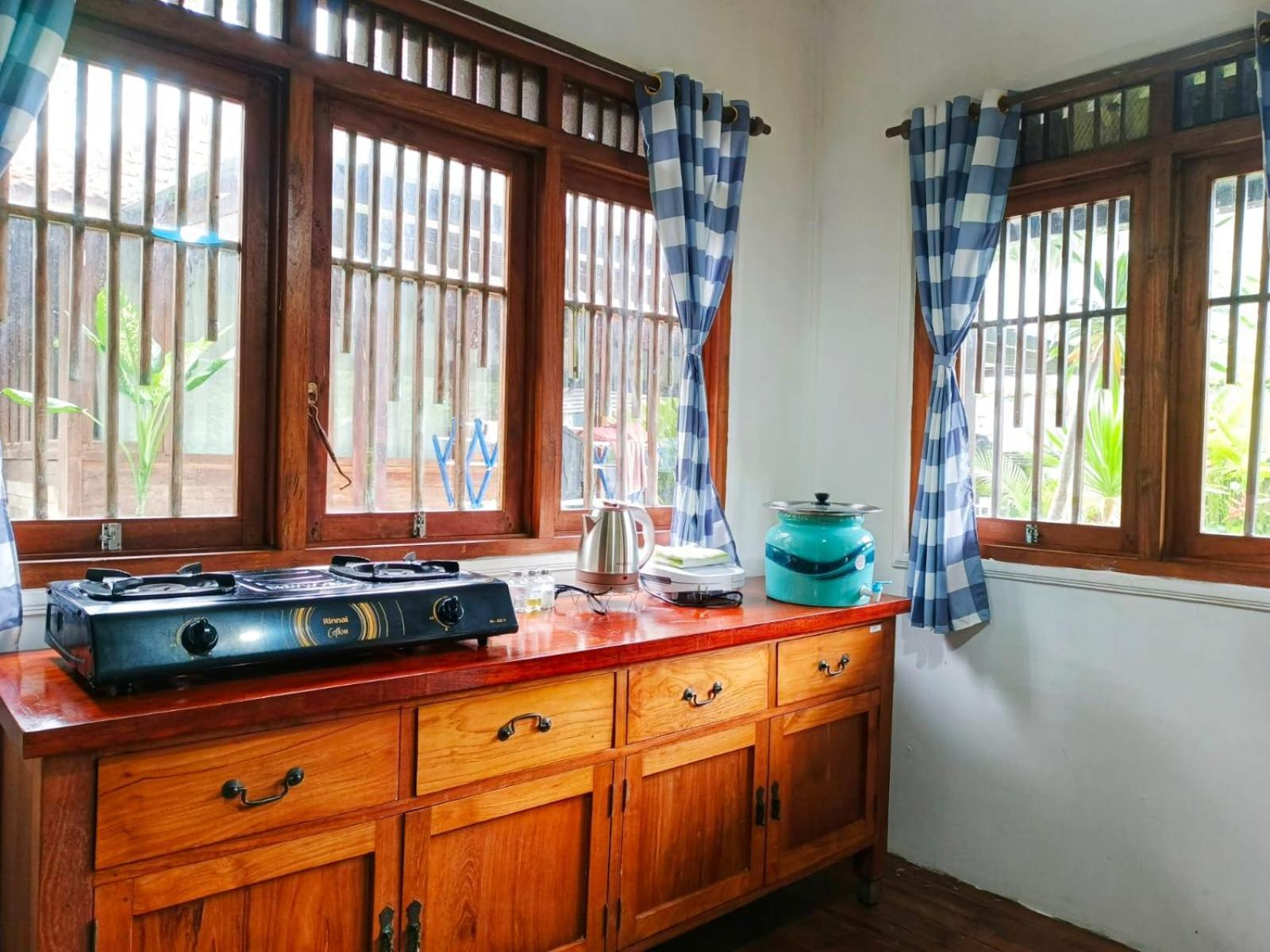 Malathi Wooden House With Pool View Vila *