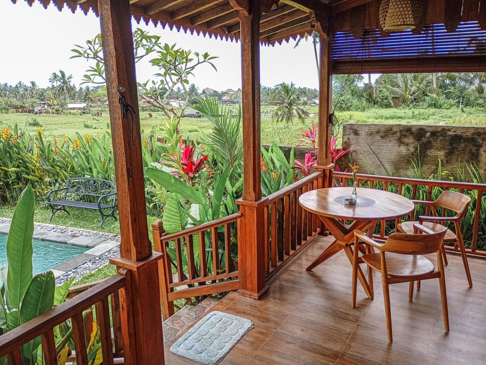 Bed & Breakfast Nyoman Sandat House 2 *