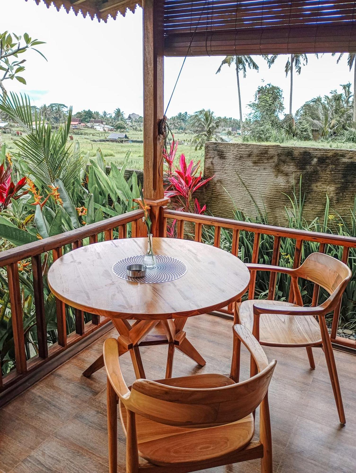 Bed & Breakfast Nyoman Sandat House 2 *