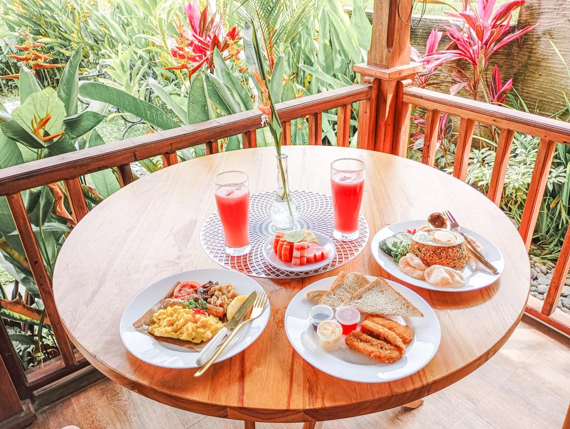 Nyoman Sandat House 2 Bed & Breakfast *