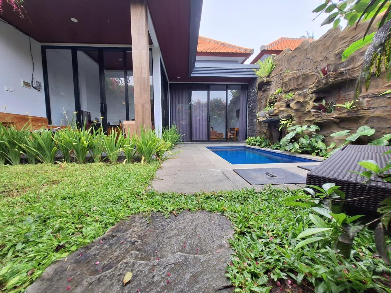 Semanggi Private *