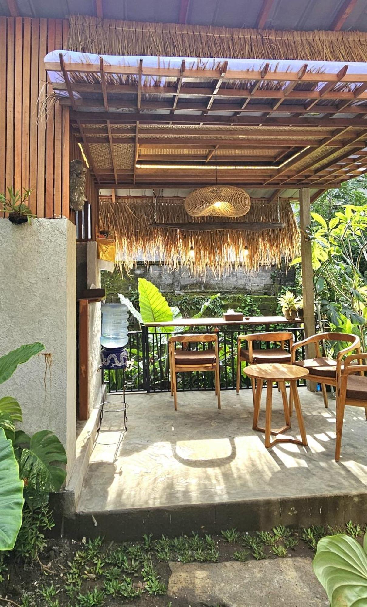 Dhanyasari House Gasthof *