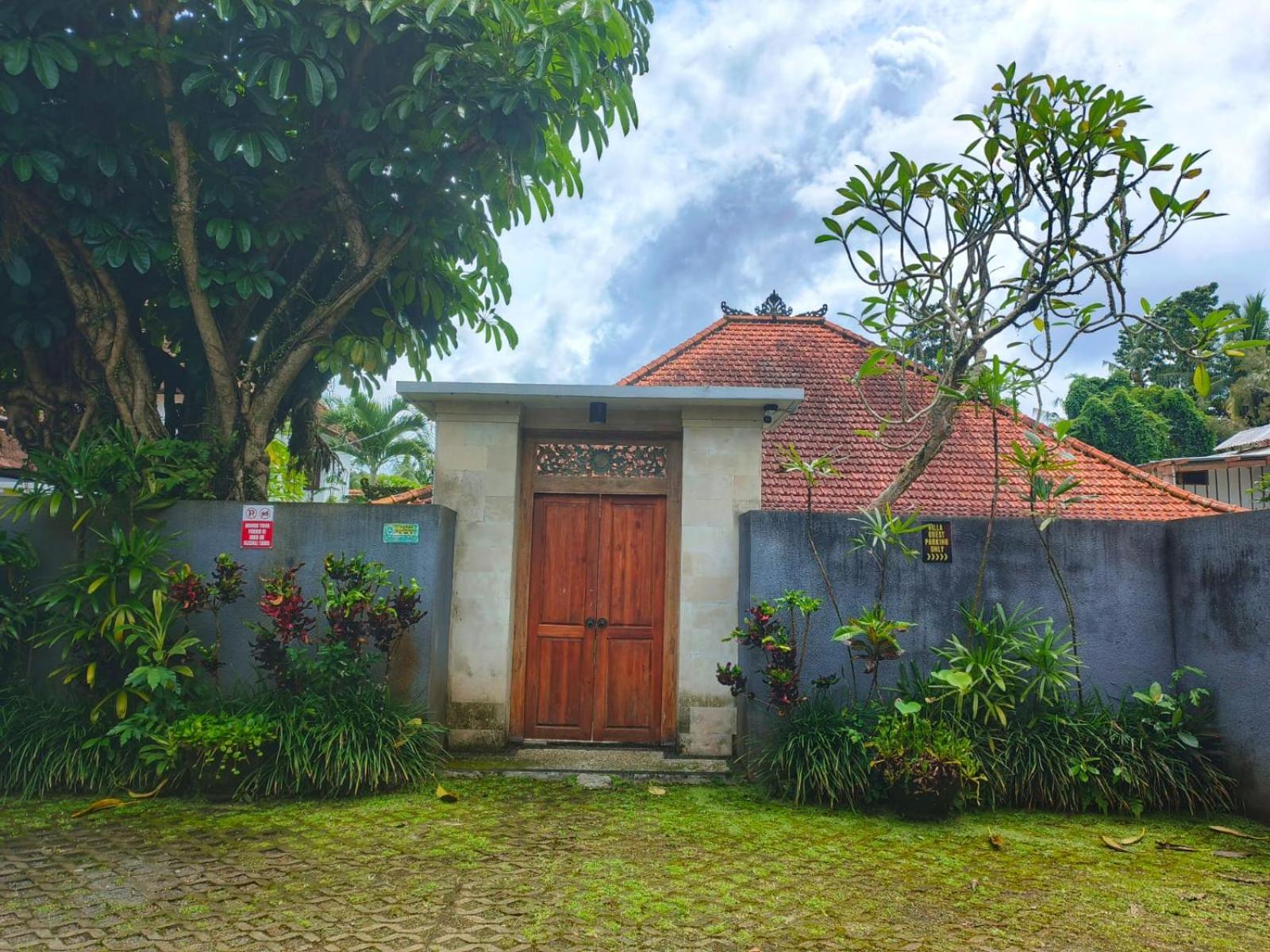 Malathi Wooden House With Pool View Vila Ubud (Bali)