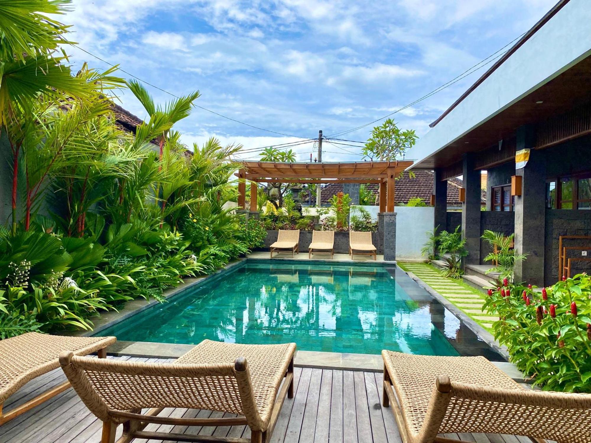 Hotel Kubera Villa Kemenuh By Prasi