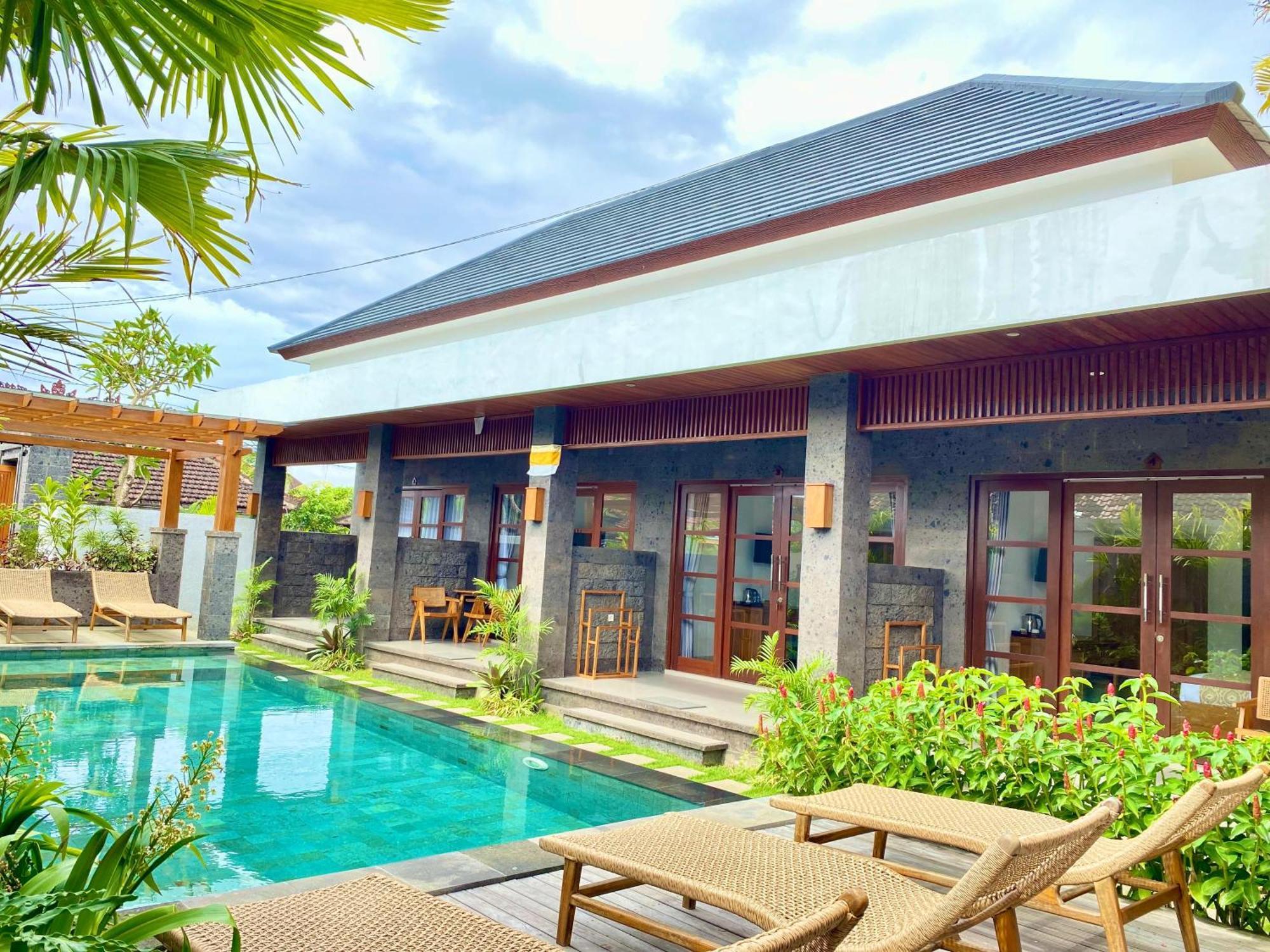 Kubera Villa Kemenuh By Prasi Hotel