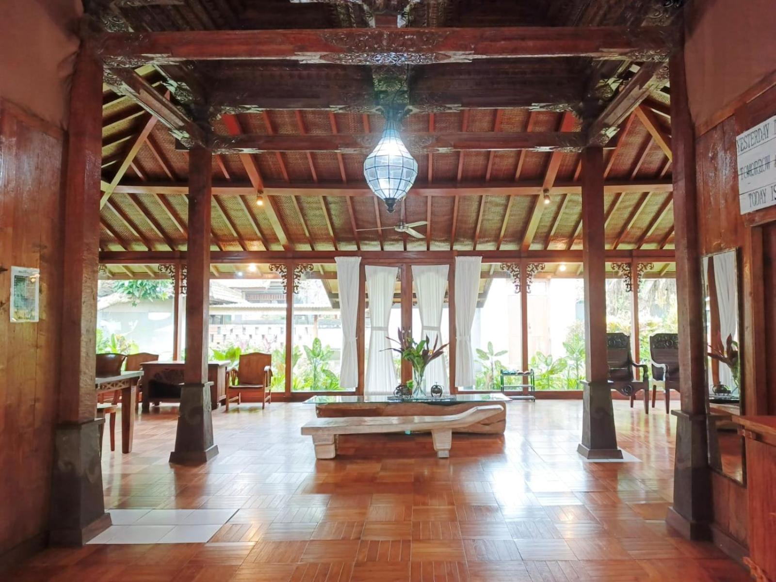 Malathi Traditional Joglo House With Pool View