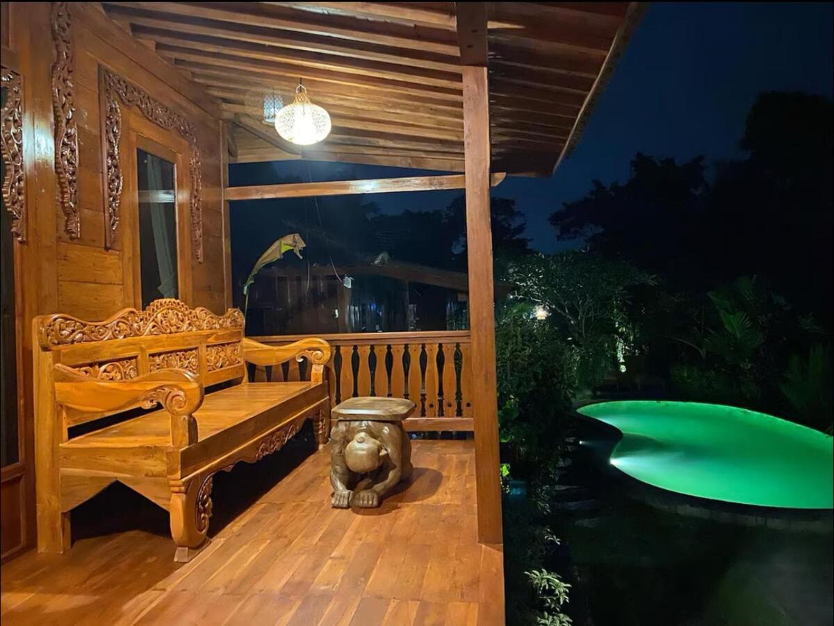 #2 Wooden Sharing Pool & Koi Pond Sunset View Vila Ubud (Bali)