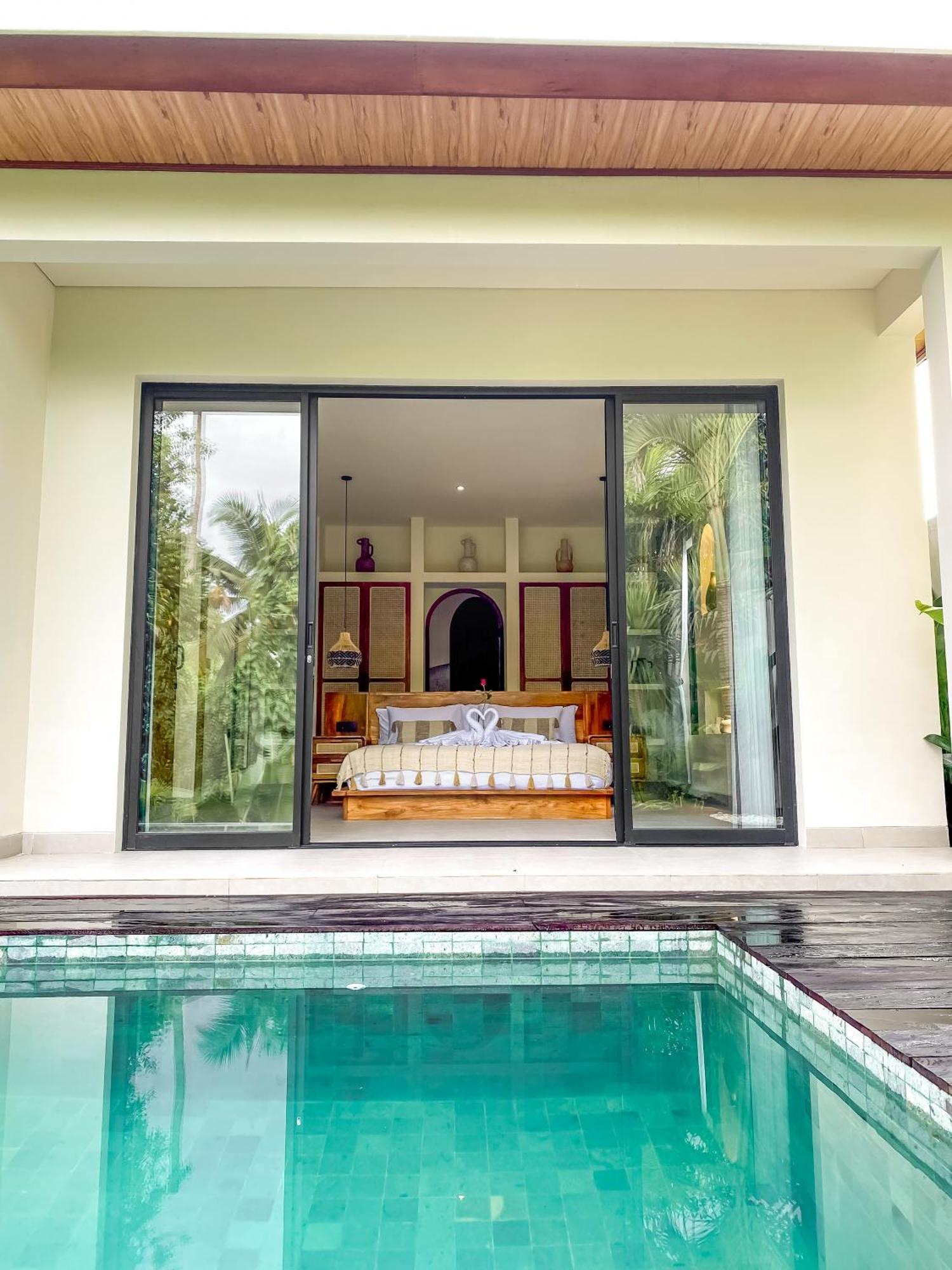 Romansa Villa *