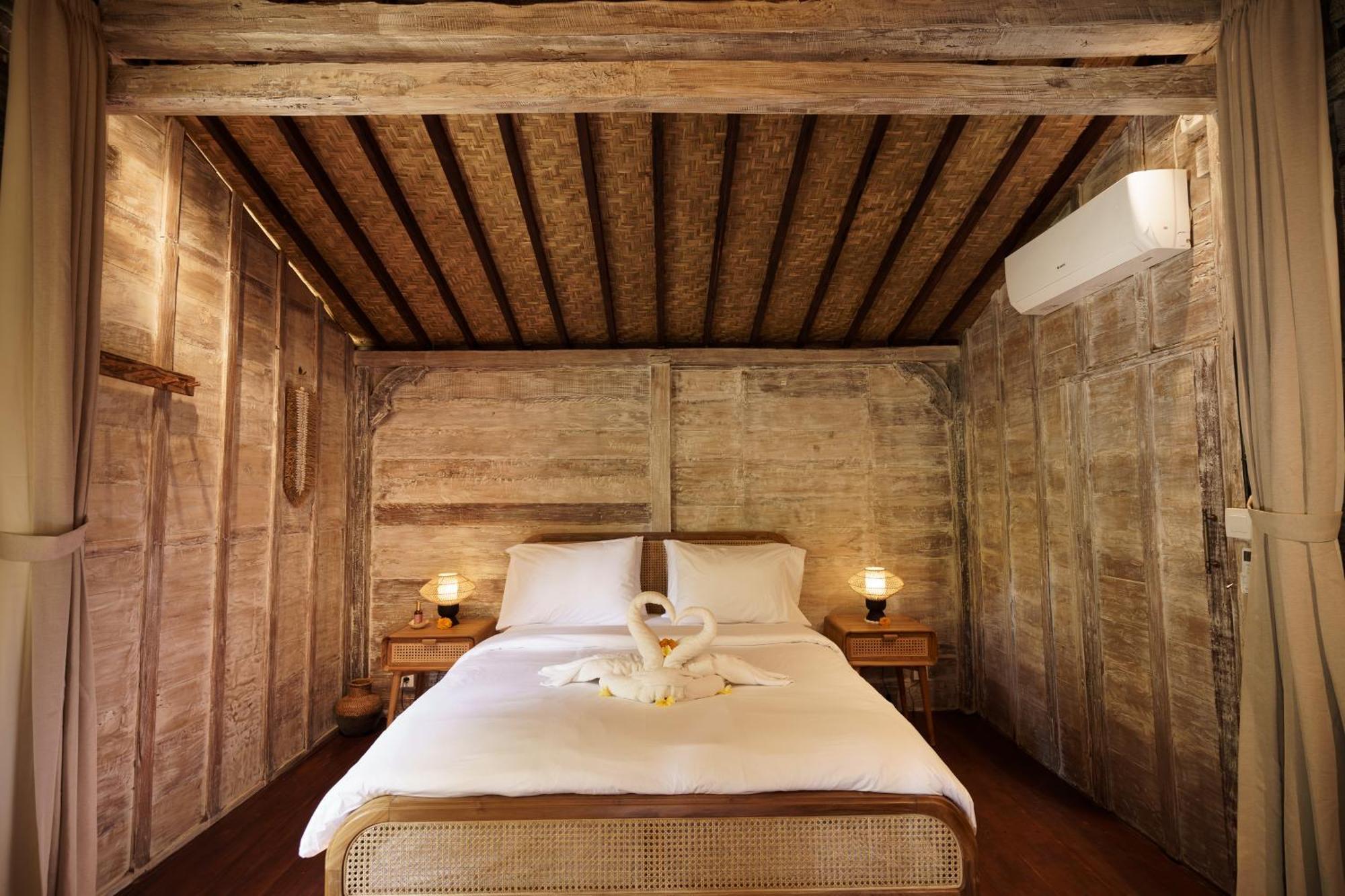 Tropical Traditional Indonesian Wooden In Chalet *