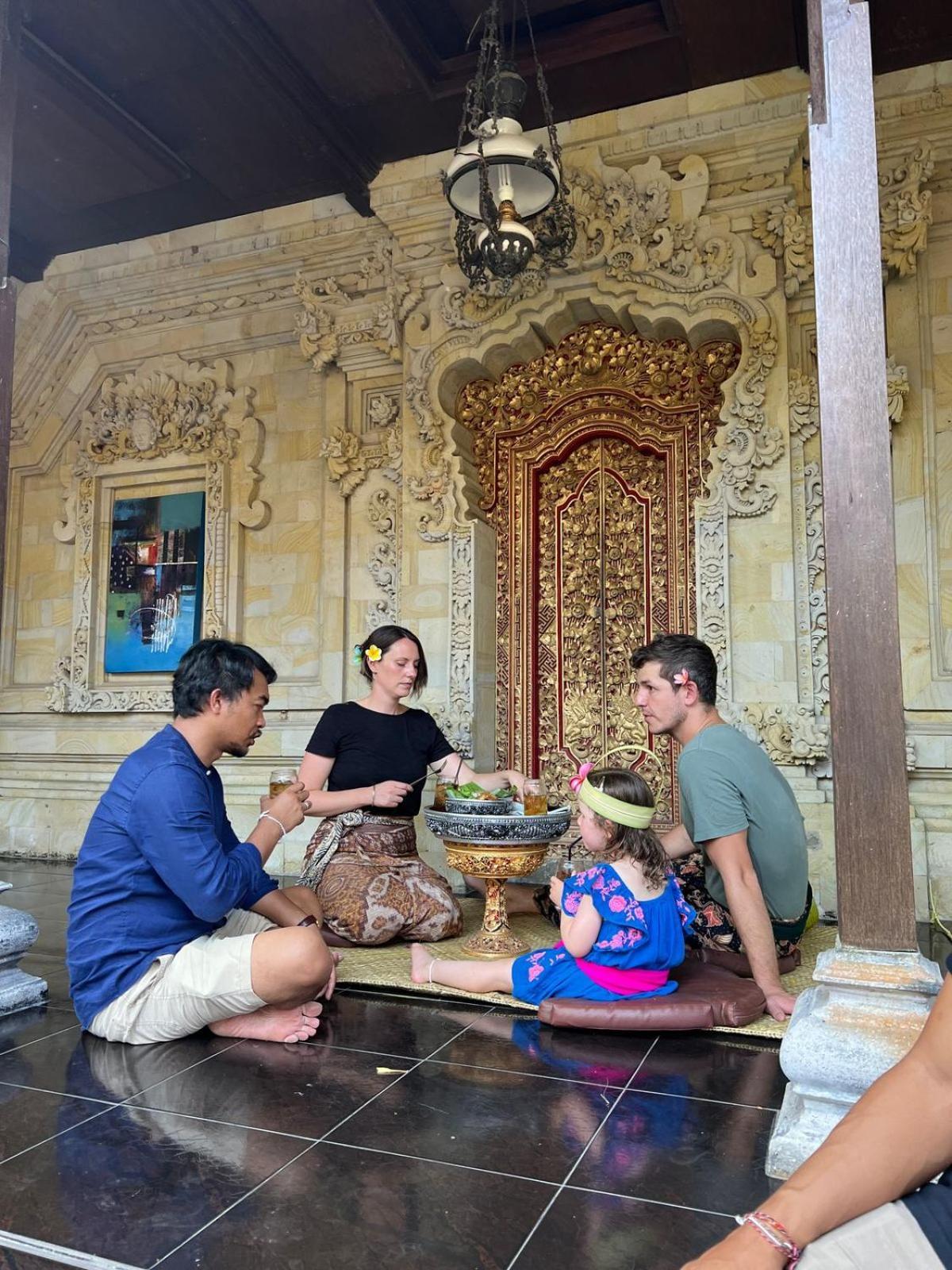 Sari Bamboo Villa *
