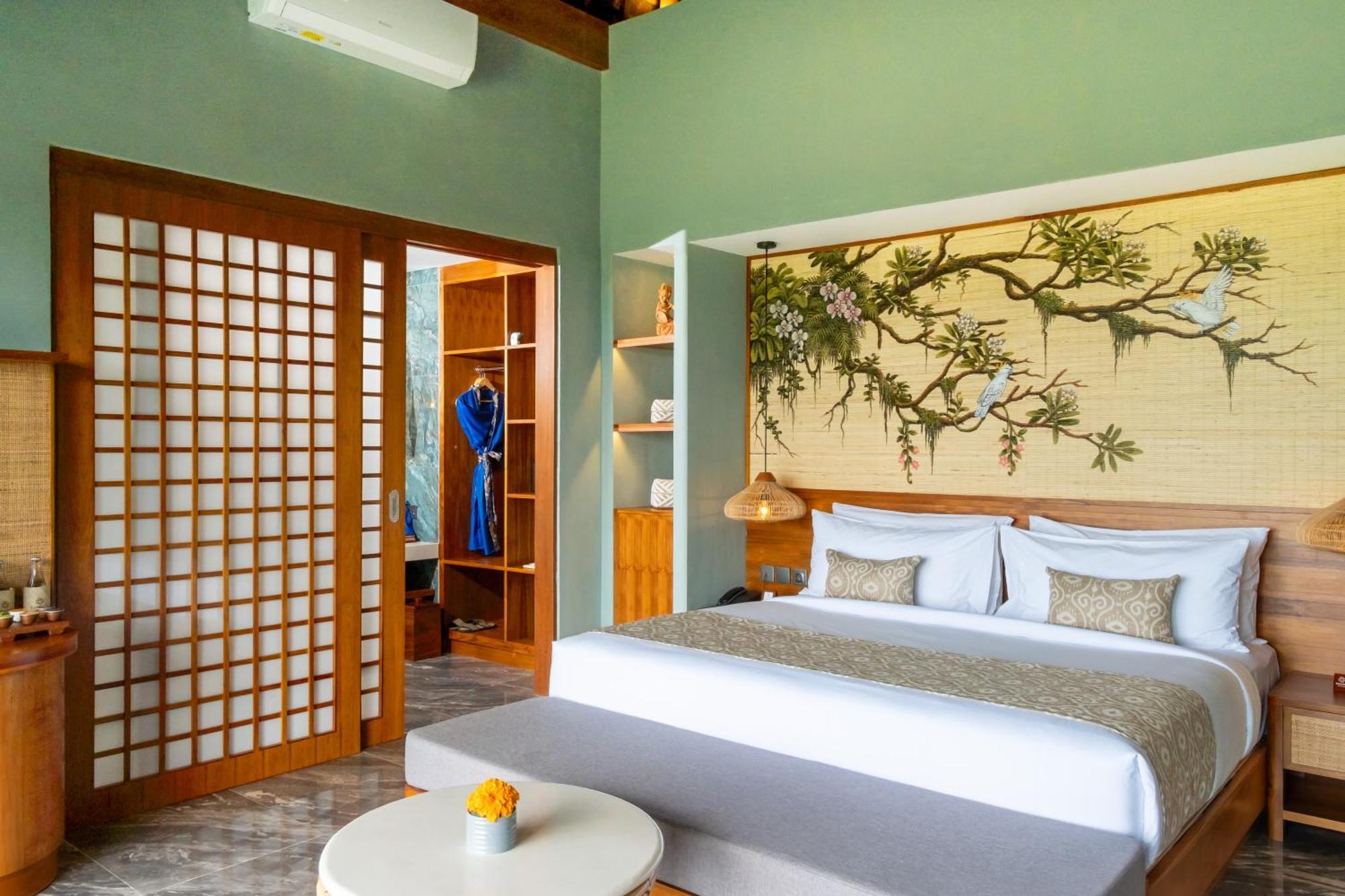Emana Akatara Hotel 4*