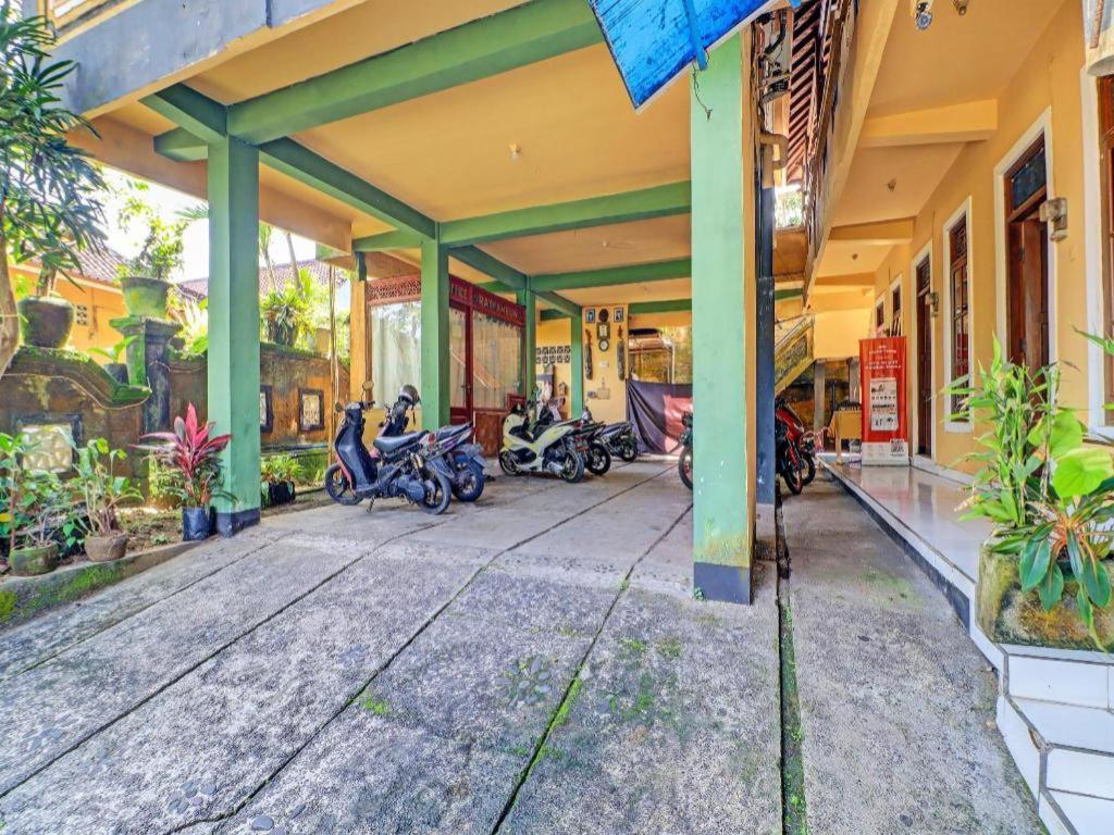 Hotel Oyo 91235 Damu 2*