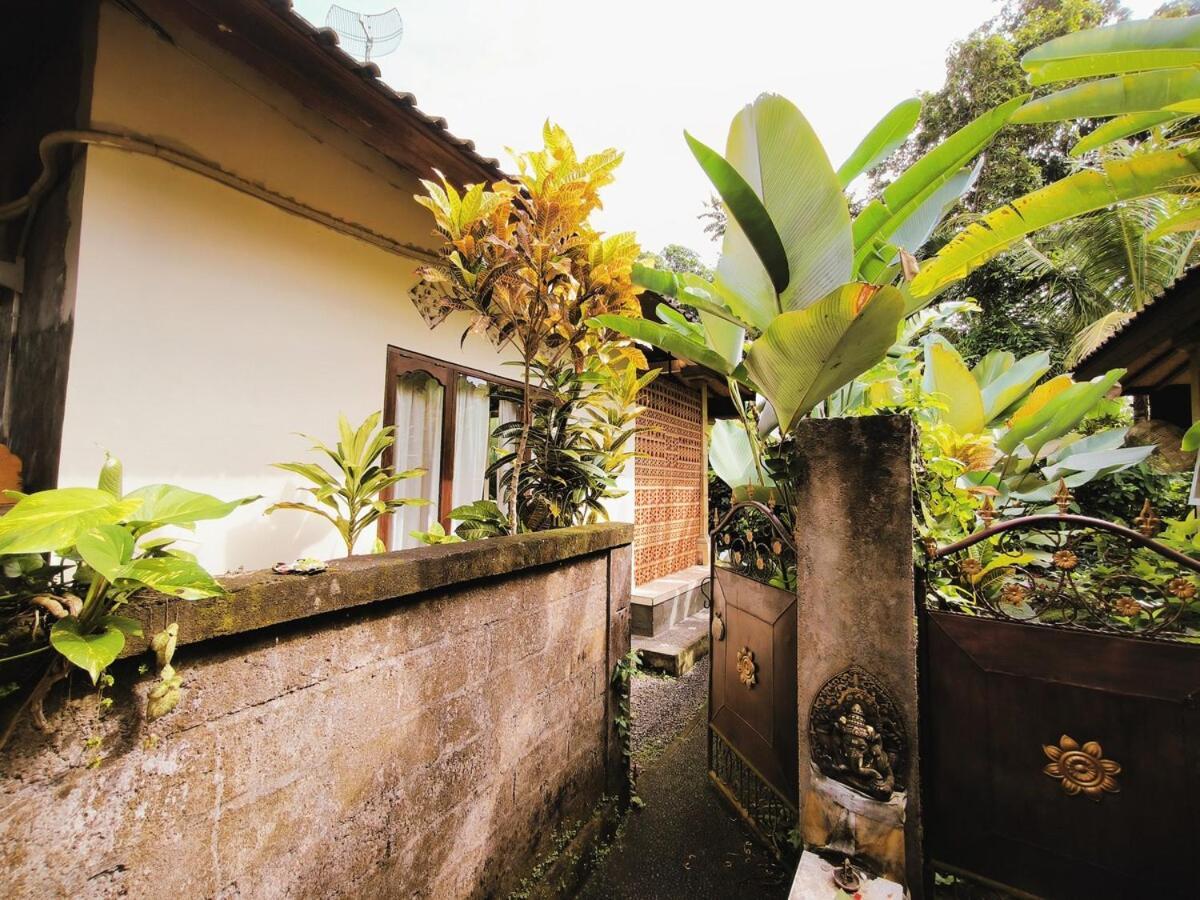 Cozy Private In Penestanan Villa