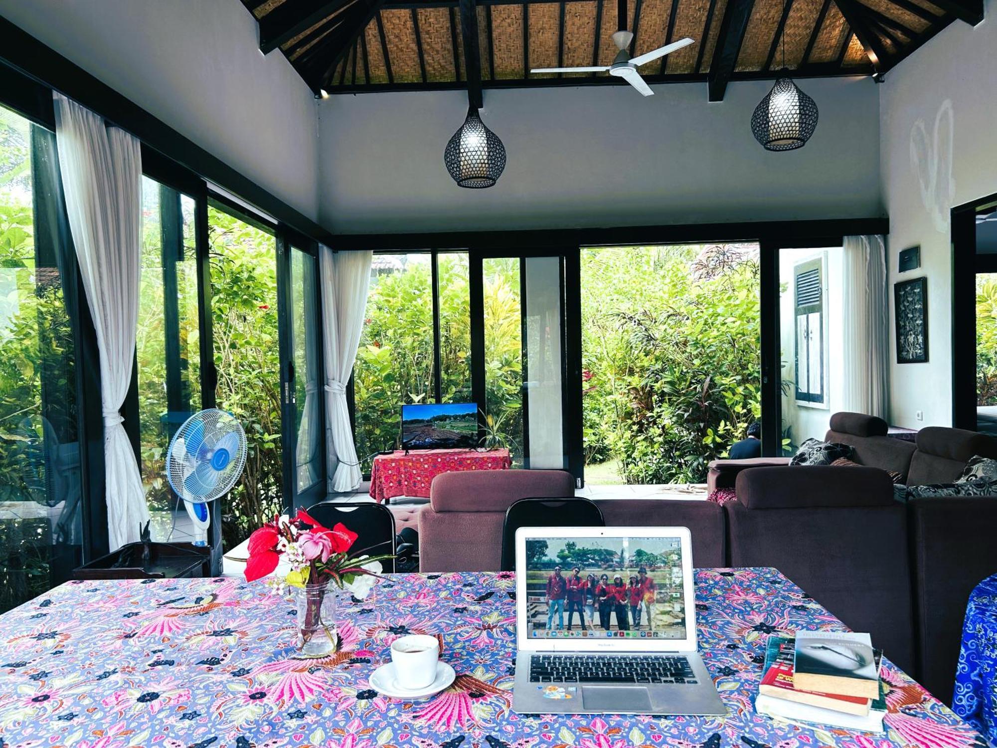 Ambary - With Workspaces, Ideal For Groups Guest house *
