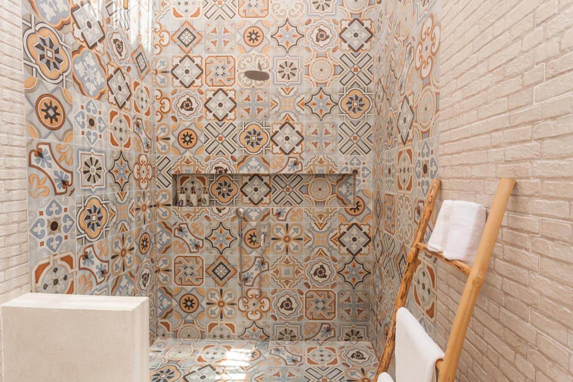 Romantic Serenity In Villa