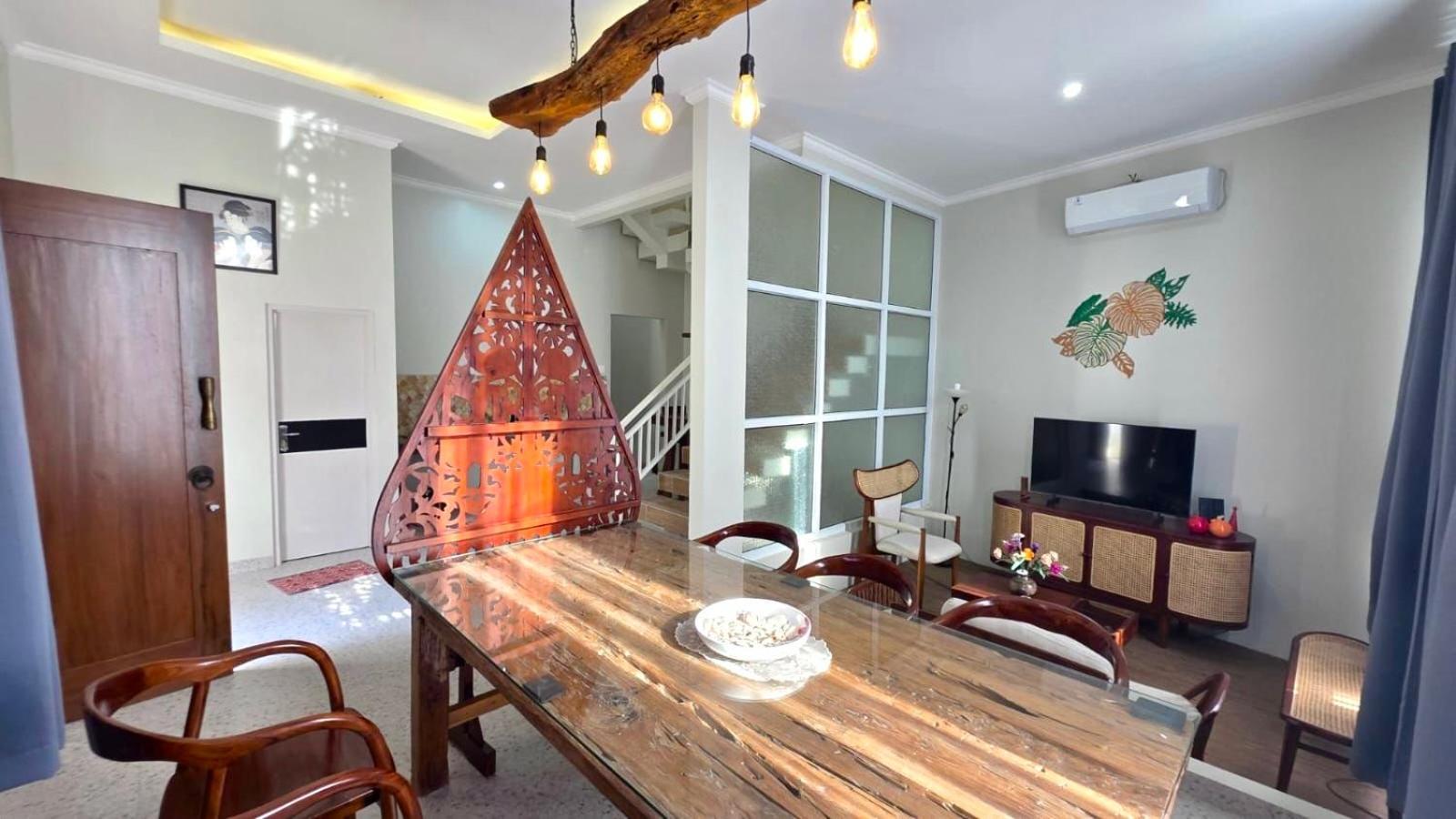 Vero Selaras - Made Heng Villa