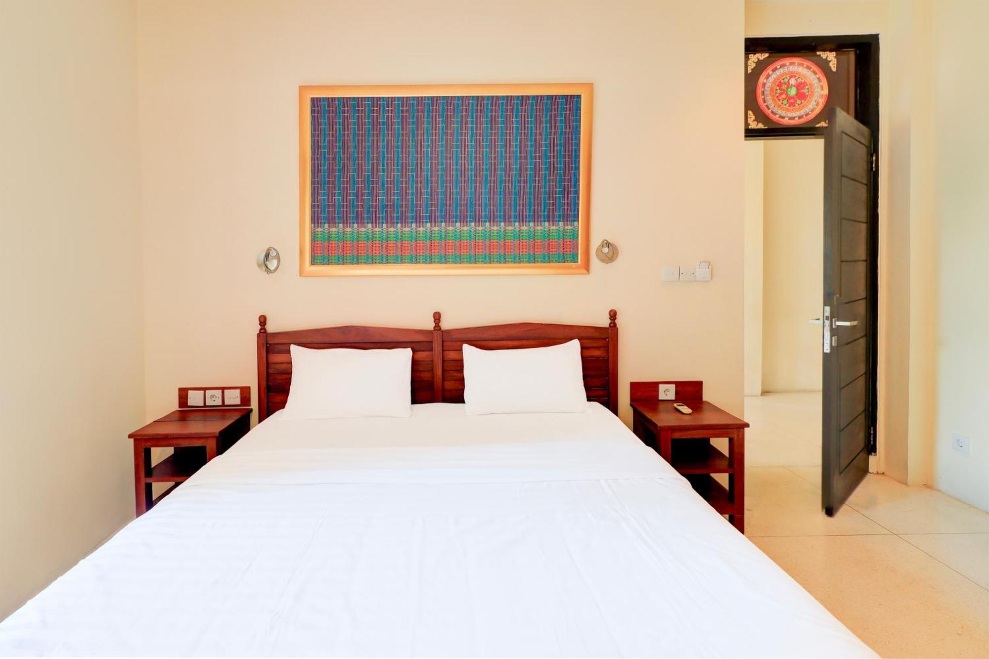 Hotel Dancenter Near Museum Topeng