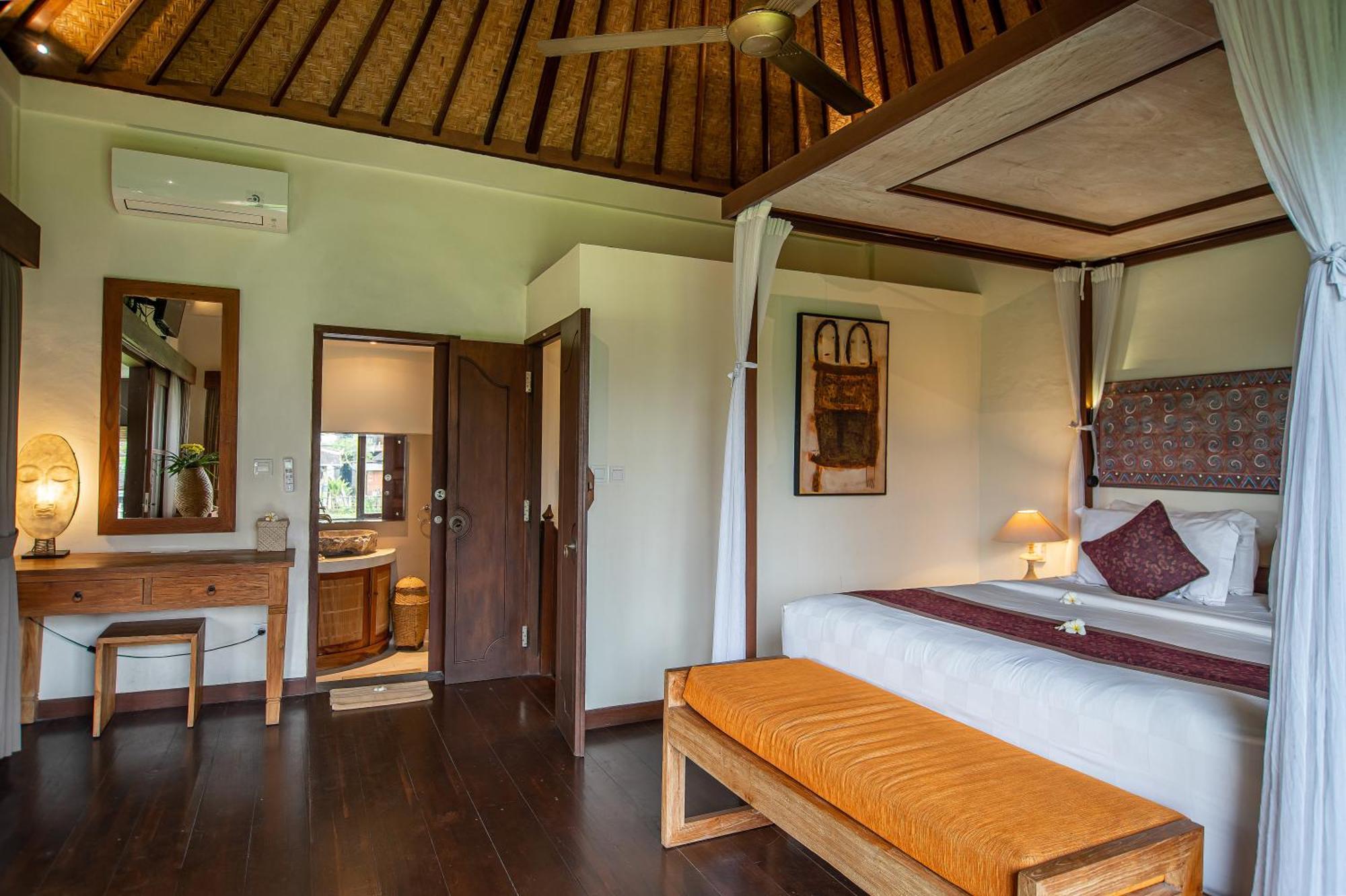 D'legon Villa *