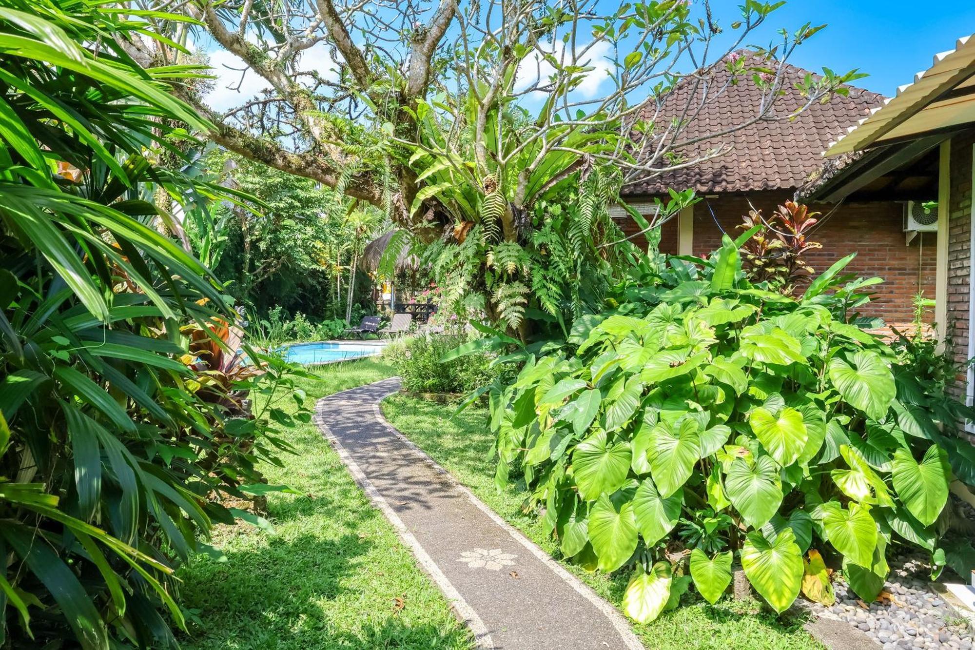 Taman Lituhayu Villa *