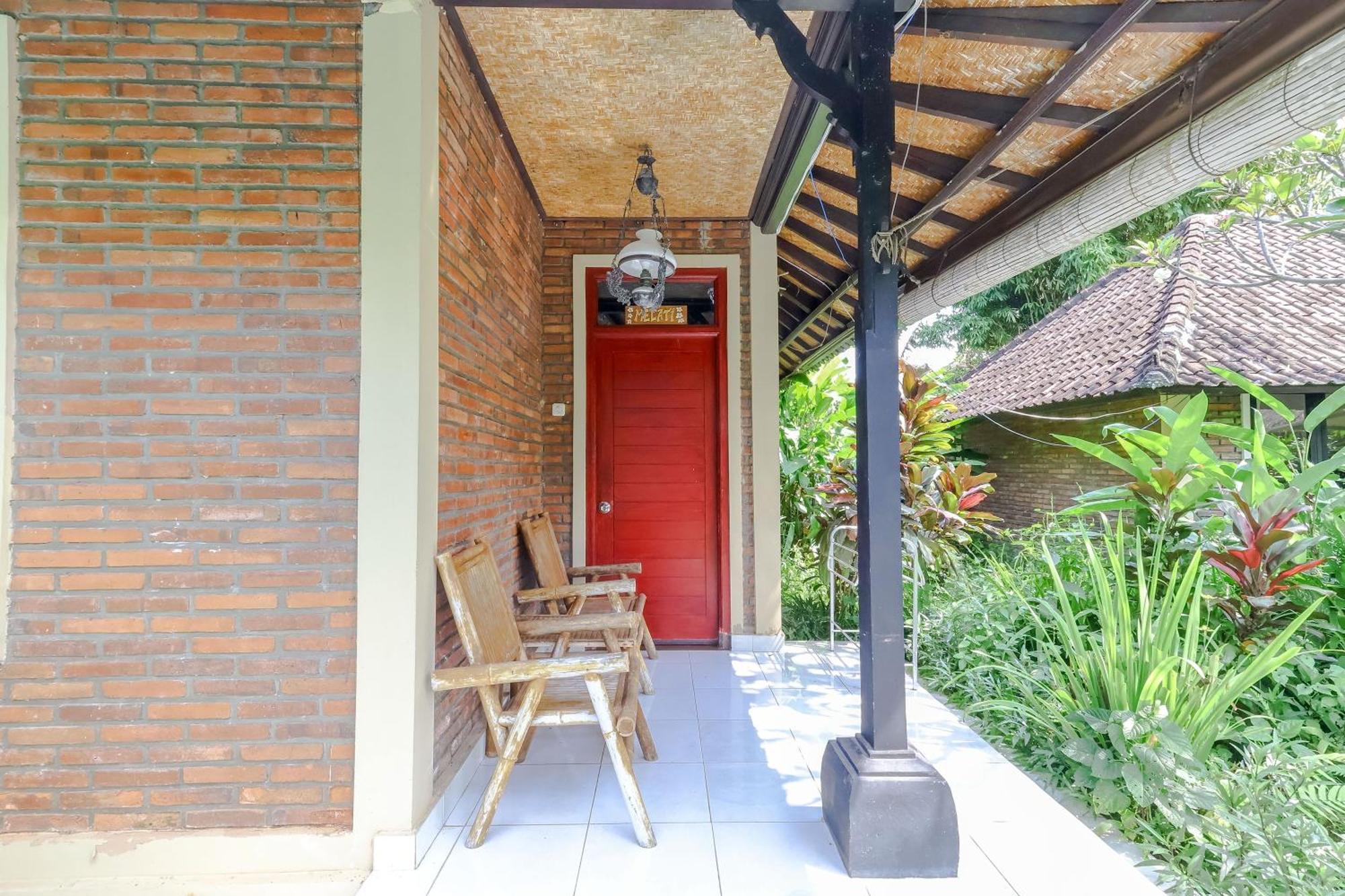 Villa Taman Lituhayu *