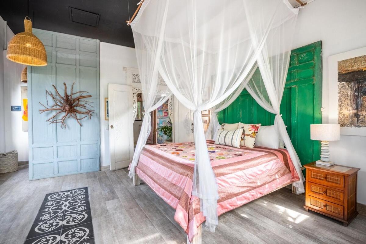 Where Art And Relaxation Meet In Tropical Paradise Villa