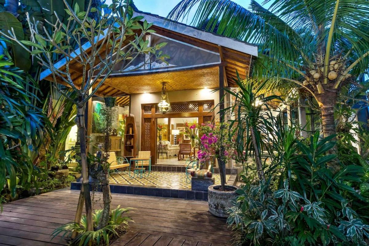 Villa Where Art And Relaxation Meet In Tropical Paradise *