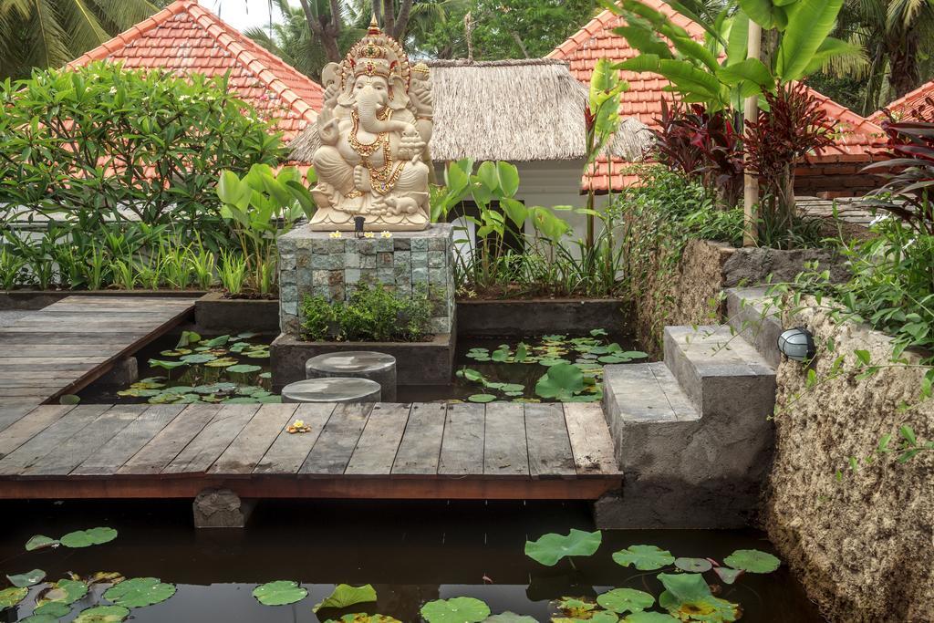 Lotus Holiday park 3*