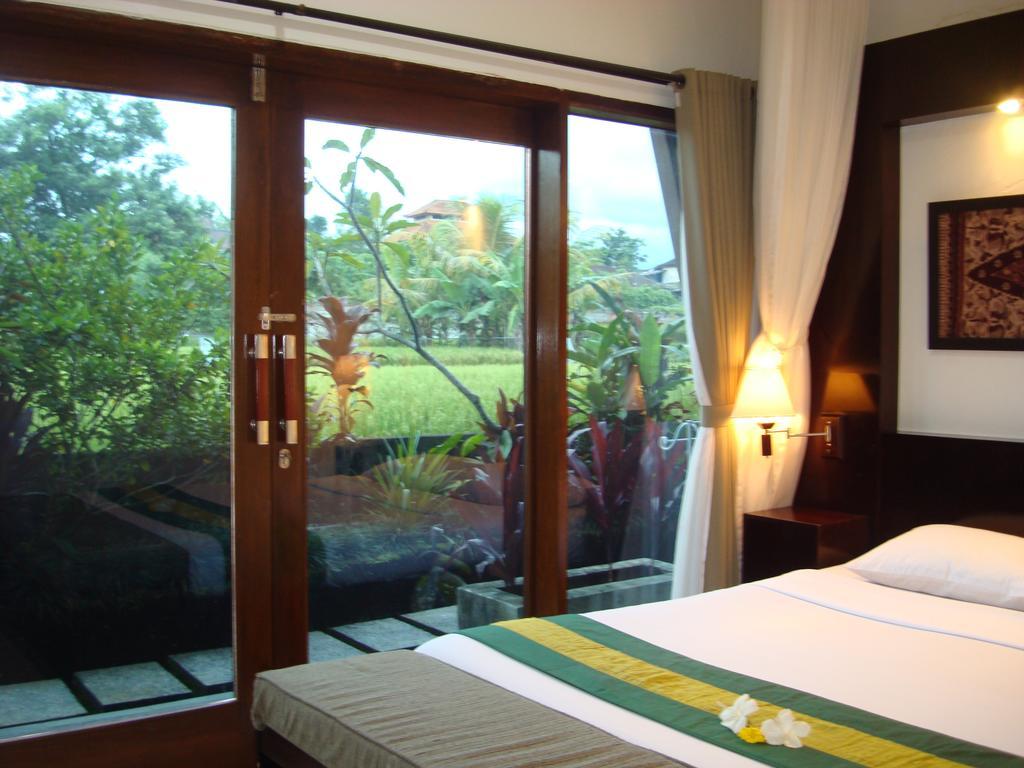 Anini Raka & Resort