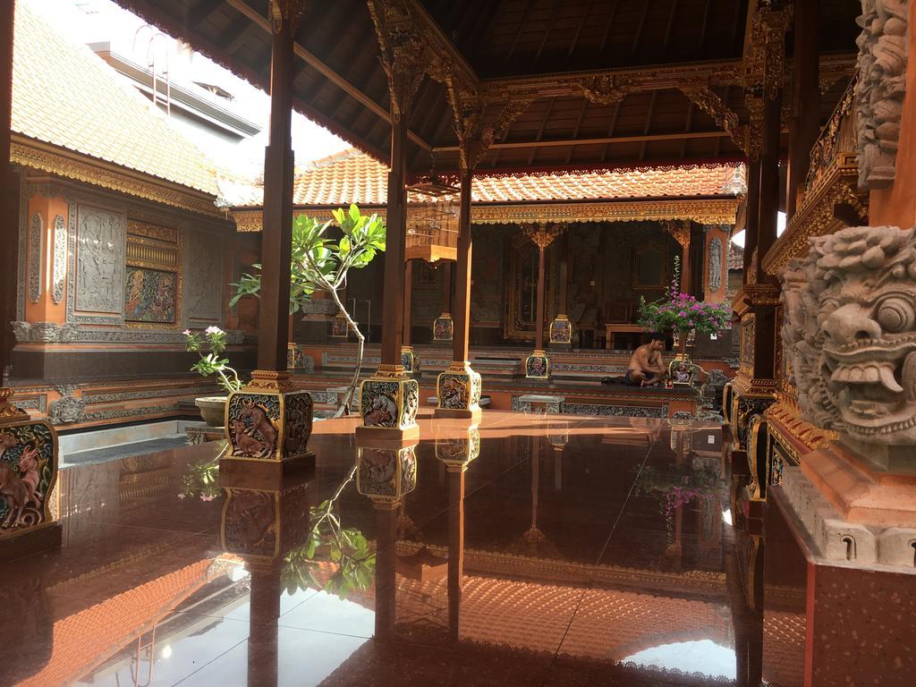 Gedong Bali Family