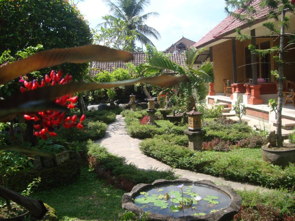 Gusti Home Stay Ubud *
