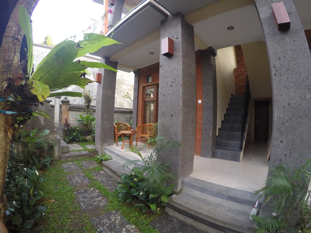 Utari House Guest house