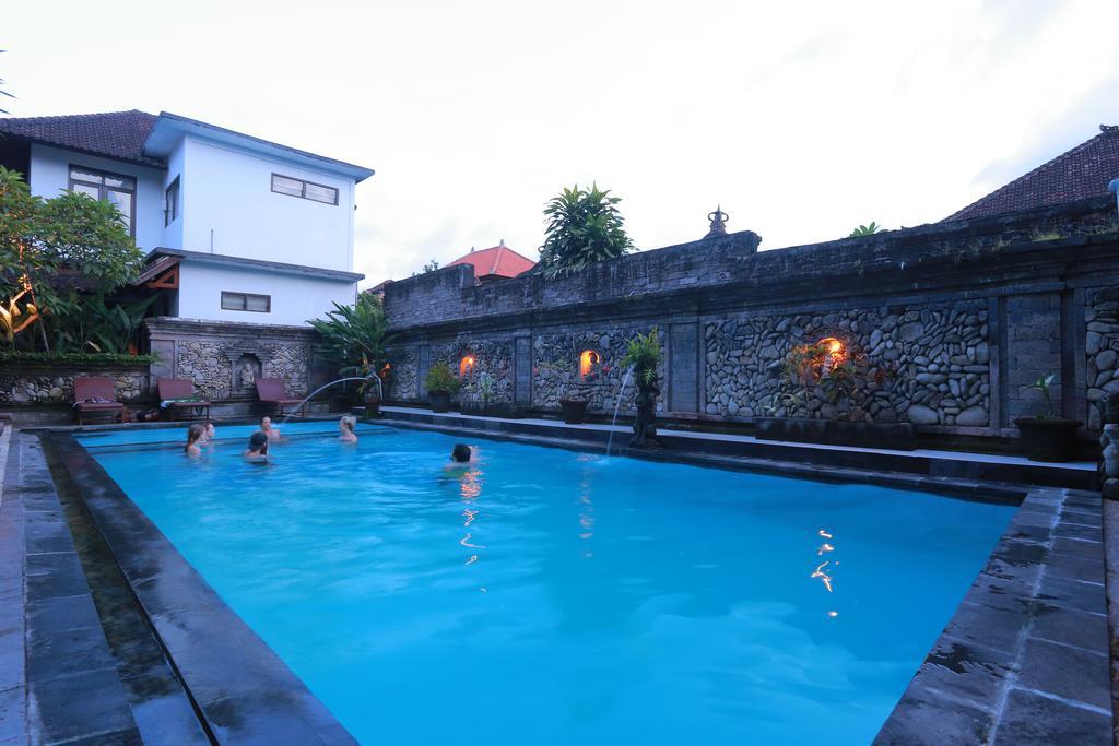 Warsa's Garden And Guest house