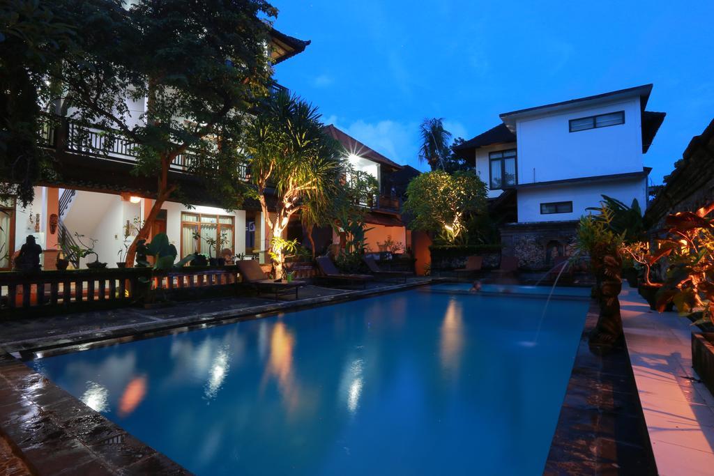 Warsa's Garden And 3*
