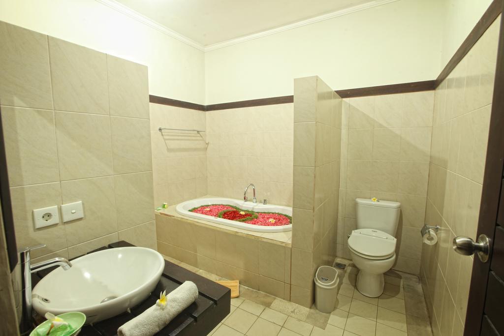 Nyoman Karsa 4*