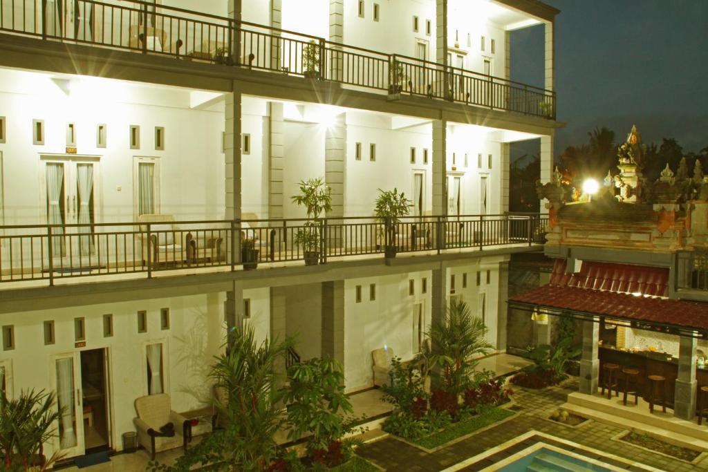 Aya Redpartner Wisma tamu