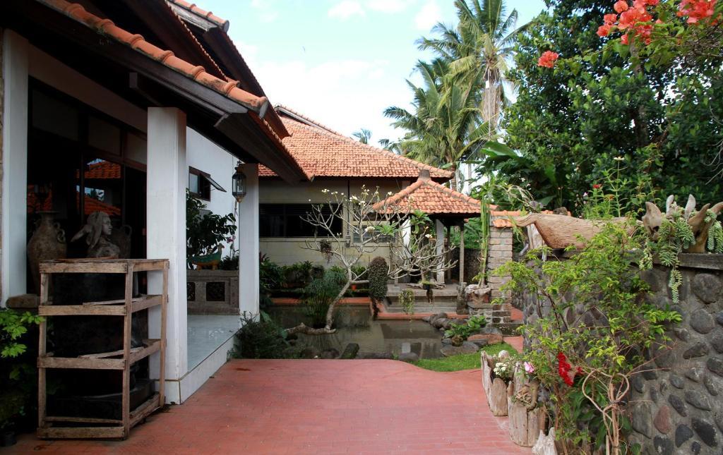 Puri Rasa Villas And 4*