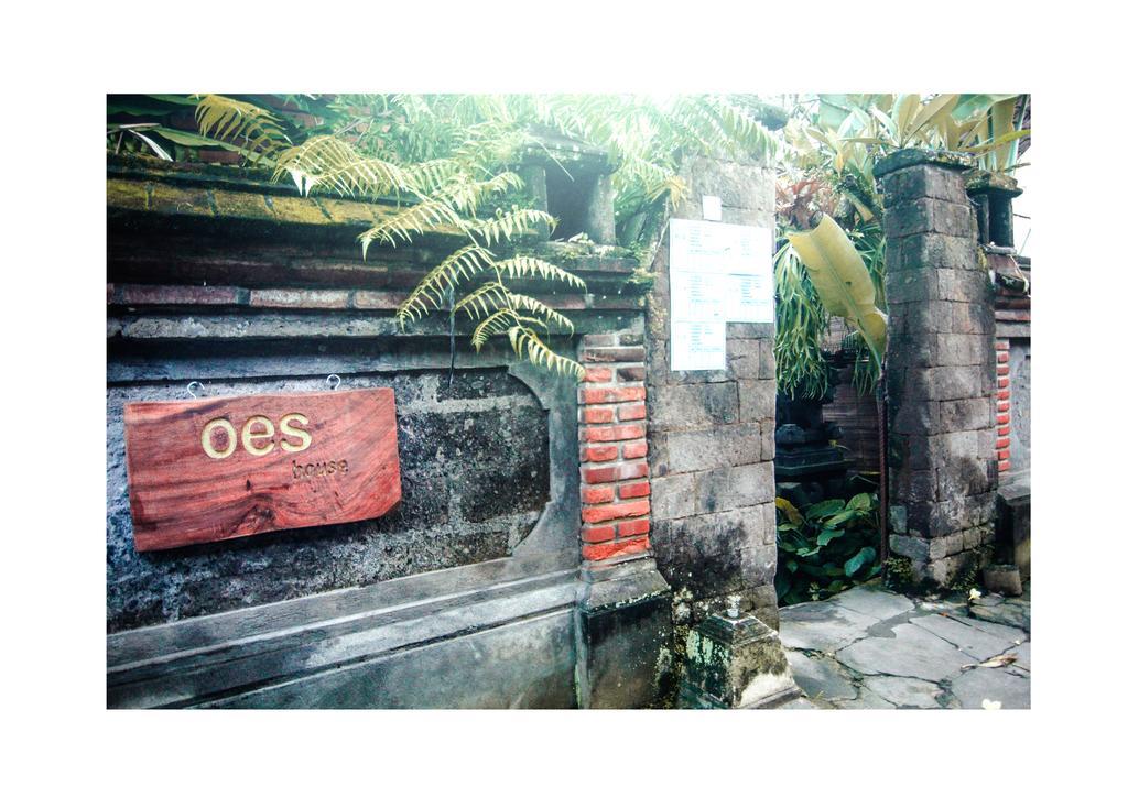 Oes House *