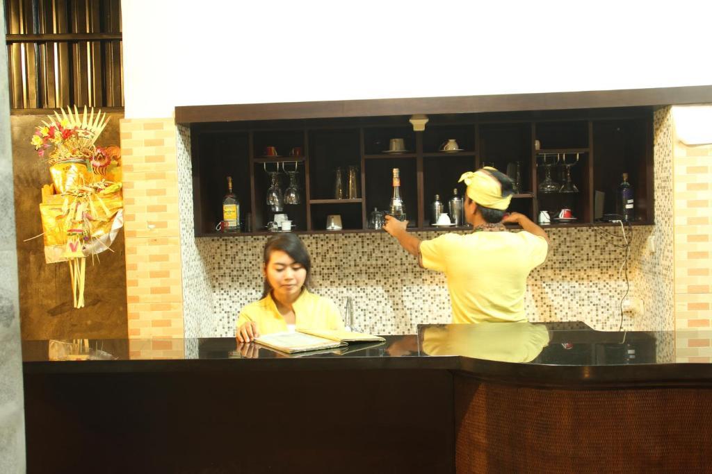 Aya Redpartner Wisma tamu