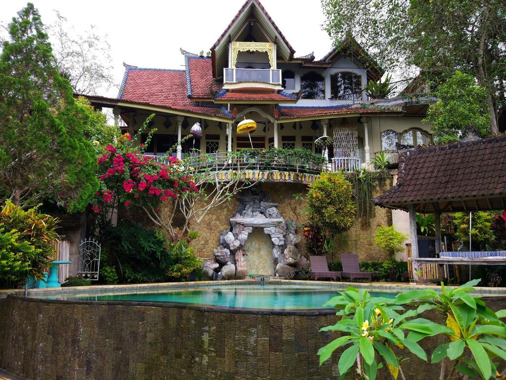 Holiday park Tirta Asri 4*
